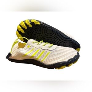 Grounded Footwear Unisex Barefoot Shoes Hike Swim Walk White/Green NEW Lightwt‎